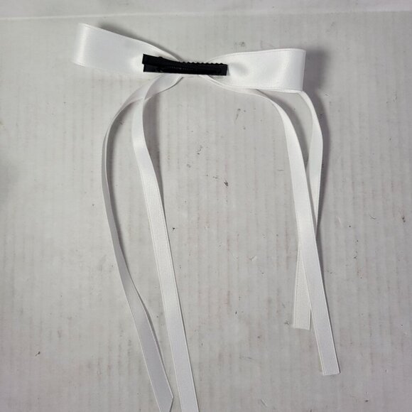 Revolve Shashi Set Of 3 Elsa Green & White Long Satin Alligator Clip Hair Bows - Picture 5 of 7